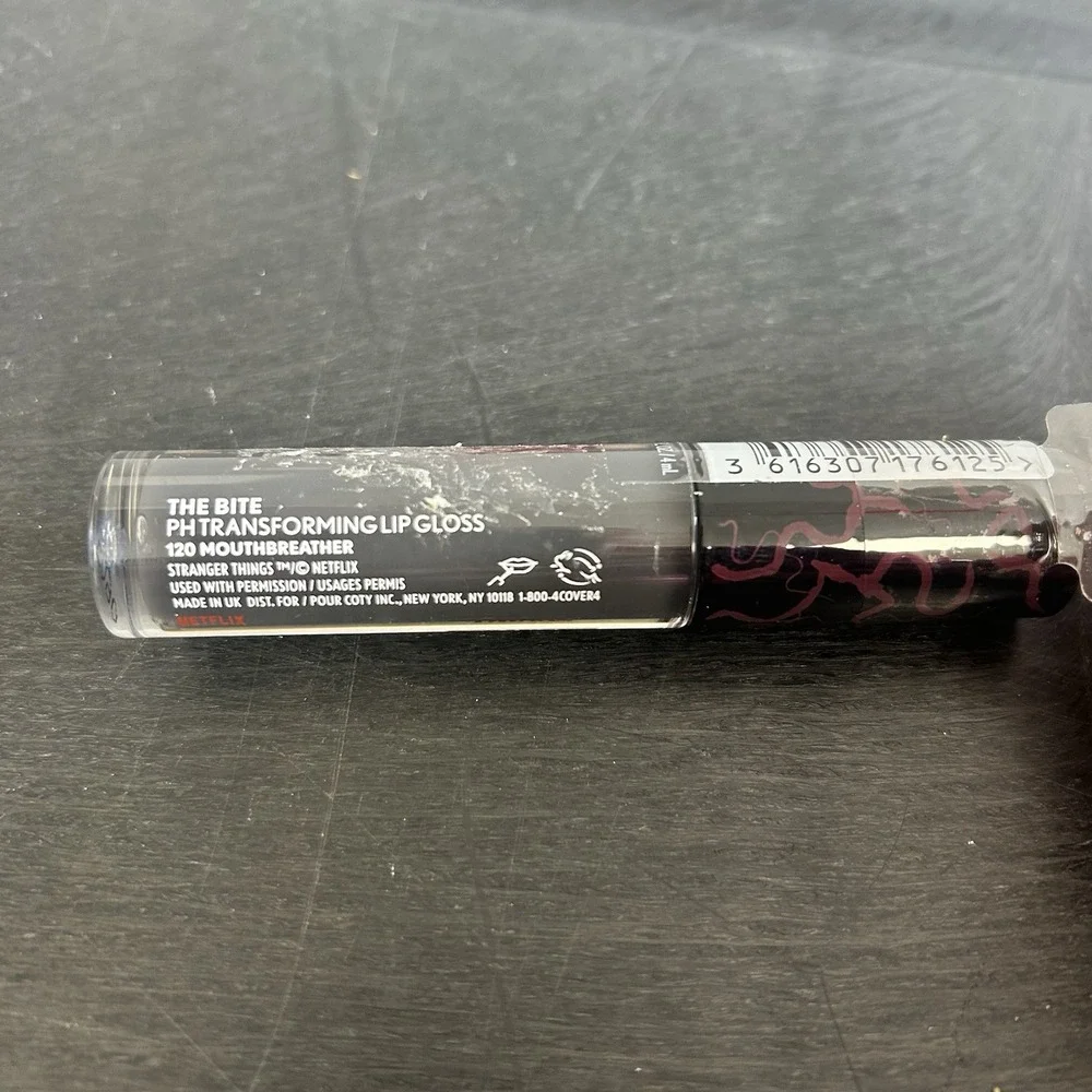 Stranger Things, CoverGirl The Bite, PH Transforming Lip Gloss 120 Mouthbreather